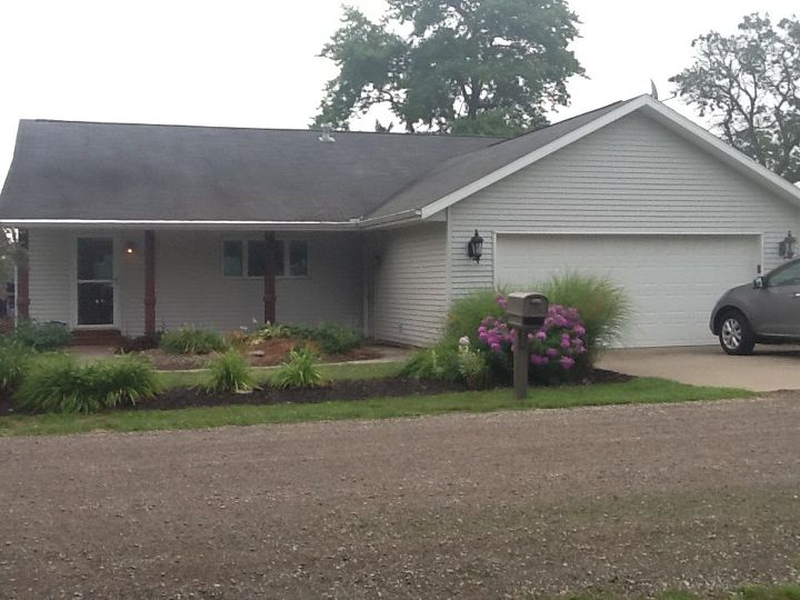 q facade of cottage, curb appeal, home decor, home decor dilemma