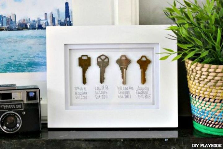 s 11 genius things people do with their old keys, home decor, They frame it into memoir art