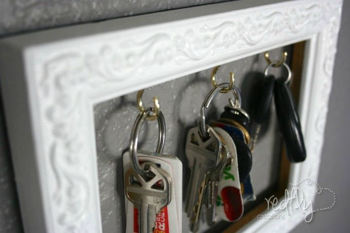 11 cosas geniales que la gente hace con sus llaves viejas, Las cuelgan de un marco