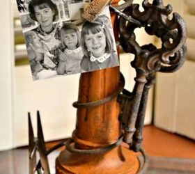 s 11 genius things people do with their old keys, home decor, They use them to display photos
