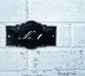 11 charming ways to add your address sign to your garden, Get an antique y look with enamel signs