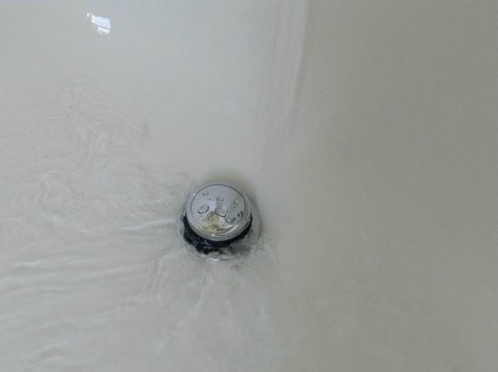 31 brilliant ways to upcycle transform and fix your bathtub, Clean Your Drain With This Hack