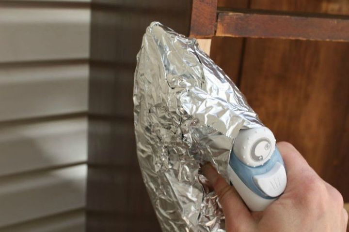 30 razones por las que debera comprar rollos de papel de aluminio adicionales, Ayuda a planchar los bordes de chapa de madera