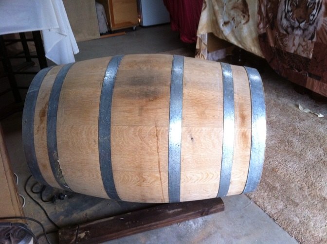como hacer una mesa de barril de vino con cubo de vino incorporado, Barril de vino