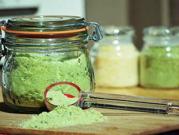 12 incrveis truques caseiros com sal, Como preservar ervas frescas cultivadas em casa com sal marinho