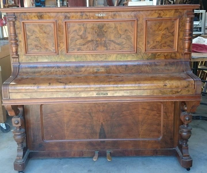como transformar un piano en un mueble bar de copas, Antiguo piano de cola roto