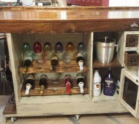 15 brilliant ways to upcycle old doors, Build it into an awesome wine bar