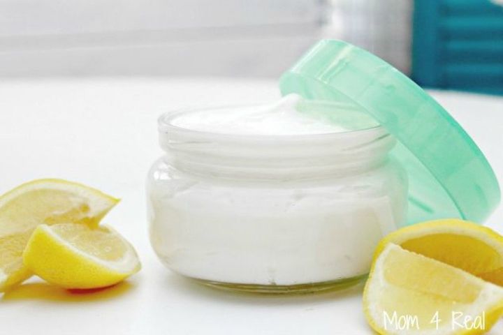 17 maneiras que voc nunca pensou em usar bicarbonato de sdio em sua casa, Receita de esfolia o suave para limpeza de pias e banheiras de cer mica