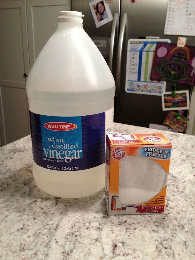 17 maneiras que voc nunca pensou em usar bicarbonato de sdio em sua casa, Como limpar espuma de sab o das portas do chuveiro
