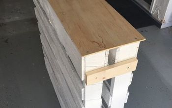 DIY Wood Pallet Outdoor Bar