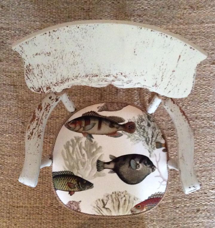 cadeira pintada com leite e com muitas aparas, Pintado por The Cuckoo 39 s Nest Decor