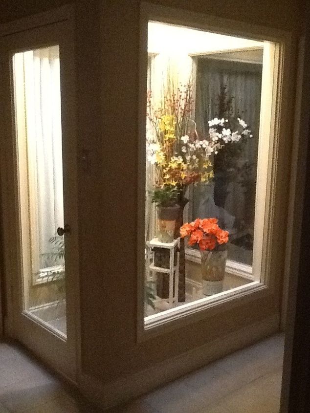 q window room , home decor, seasonal holiday decor, From hall