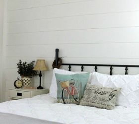 11 maneras de usar la madera contrachapada en su dormitorio, Haga su propia pared de shiplap encalada