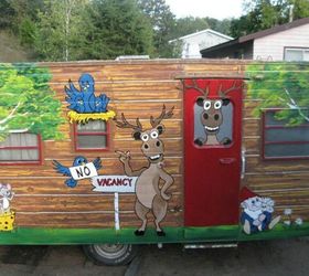 10 increbles cambios de imagen de la caravana que desears haber visto antes, Esta simp tica caravana pintada en el bosque