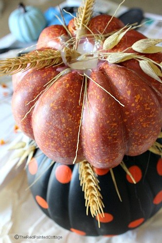 great tutorial on how to stack pumpkins, crafts, halloween decorations, how to, painting, seasonal holiday decor