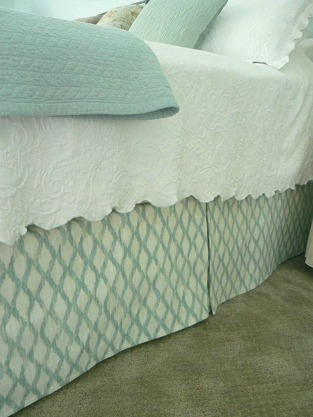 10 doable bed skirts with little or no sewing, This custom made box pleat one that adjusts