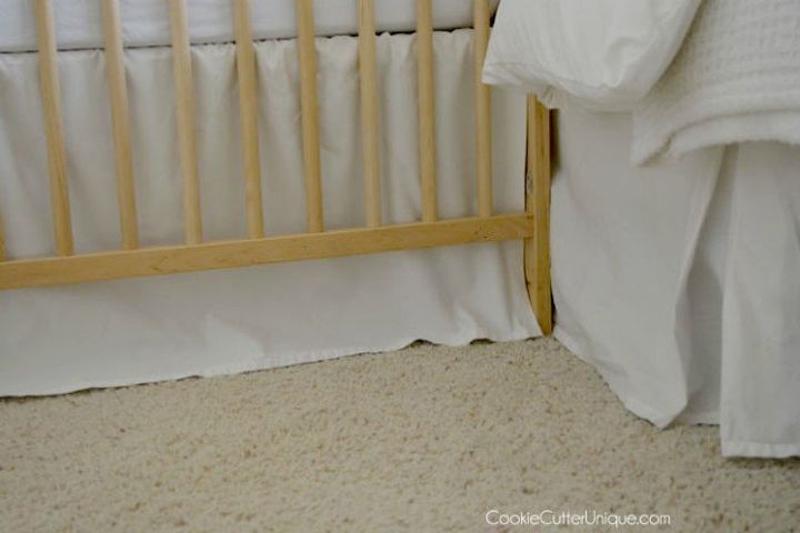 10 doable bed skirts with little or no sewing, This white one that is made out of a sheet
