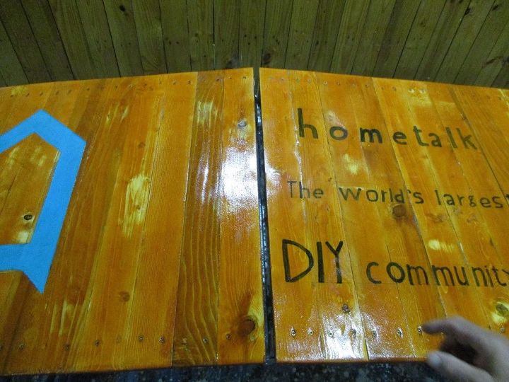 pallet table for the hometalk team, painted furniture, pallet, repurposing upcycling, woodworking projects