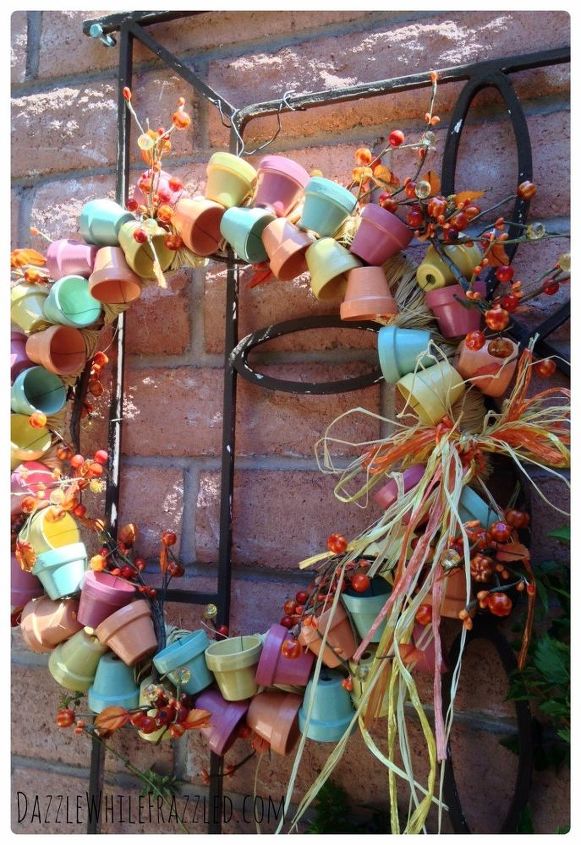 miniature terra cotta flower pot wreath, crafts, gardening, repurposing upcycling, wreaths