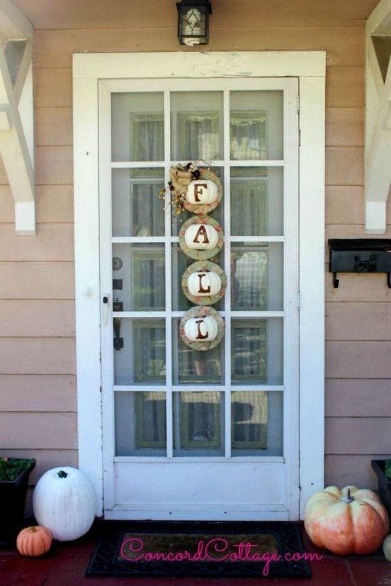 s 17 tricks to make a gorgeous wreath in half the time, crafts, wreaths, Cover up a styrofoam circle with fabric