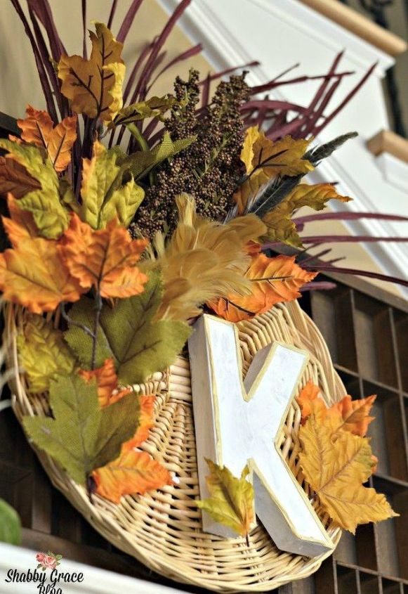 31 maneiras de fazer uma linda guirlanda de porta da frente, Guirlanda de cesta de outono reciclada