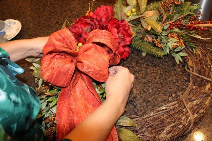 step by step instructions for creating a fall wreath, crafts, wreaths