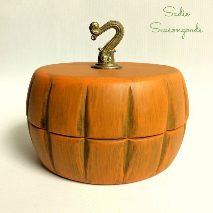 s 23 astounding ways to make a pumpkin out of anything, Paint two salad bowls
