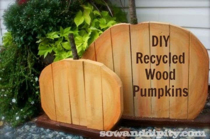 23 asombrosas formas de hacer una calabaza con cualquier cosa, Calabazas de madera reciclada DIY