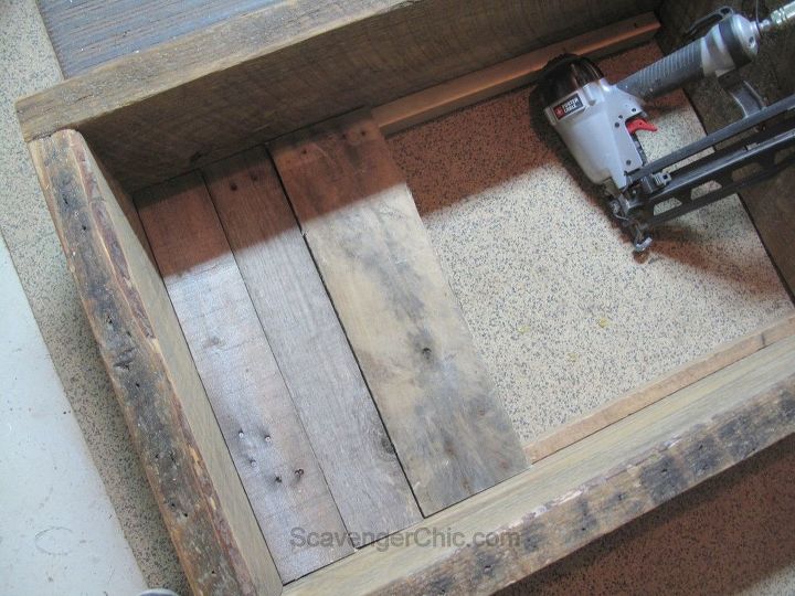 mesa de caf reciclada de un carro de mano