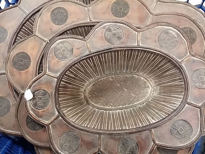 q who can tell me the history of these bowls, home decor, home decor id, a goodwill find they are sooo pretty I can tell that they had been sitting on a shelf for a good while