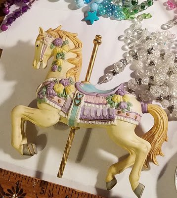 carousel horse suncatcher, crafts, home decor, window treatments, A gorgeous horse I wanted to do her justice