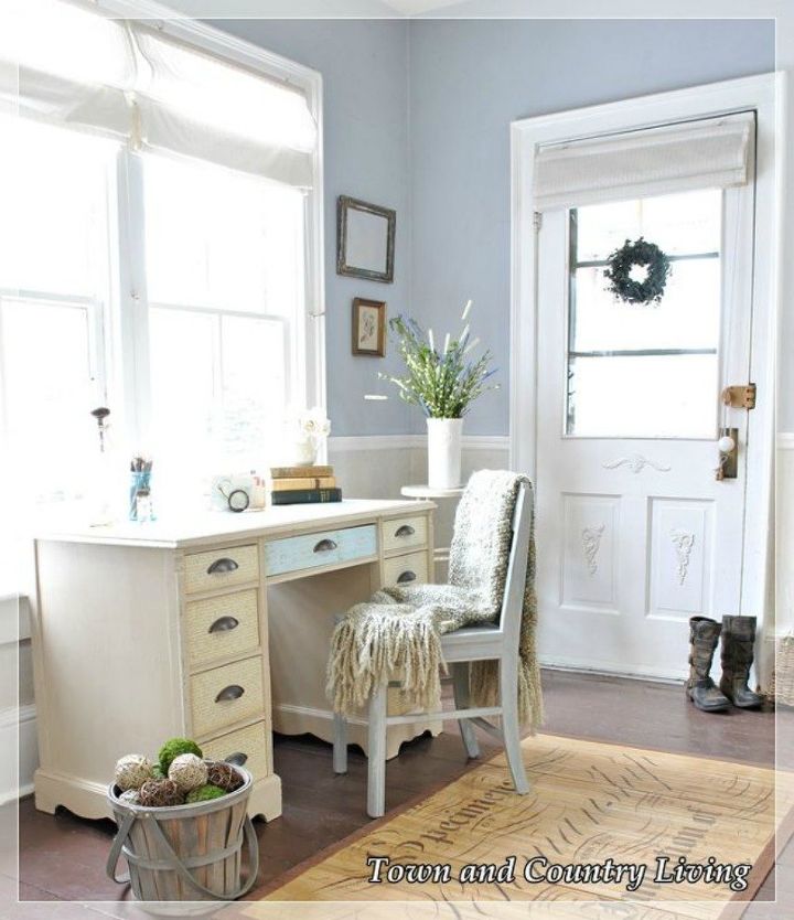 s impress your guests with these expensive looking entryway ideas, Create a calm entryway with a desk