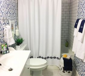 Blue & White Bathroom Makeover