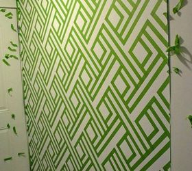 13 maneras en las que nunca pensaste en usar la cinta de pintor en tu casa, Util zala para hacer una complicada pared geom trica
