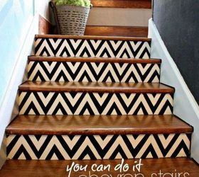 13 maneras en las que nunca pensaste en usar la cinta de pintor en tu casa, Obtenga unas escaleras de aspecto impresionante en forma de chevron