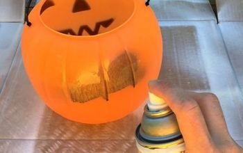 9 Reasons We Can't Stop Buying Pumpkin Candy Buckets