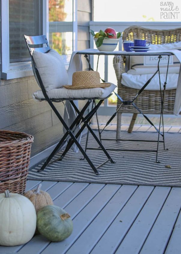 fall porch makeover, home decor, patio, seasonal holiday decor