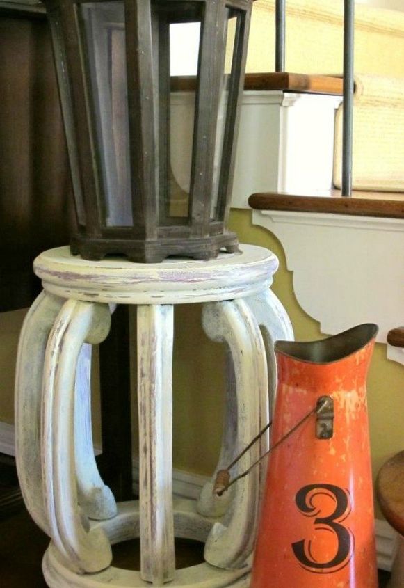 10 unexpected ways to use leftover paint, Give your stool a vintage vibe
