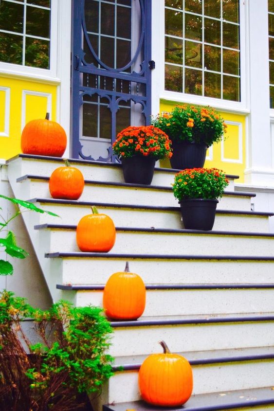 five little pumpkins simple fall decorating , doors, halloween decorations, home decor, painted furniture, seasonal holiday decor