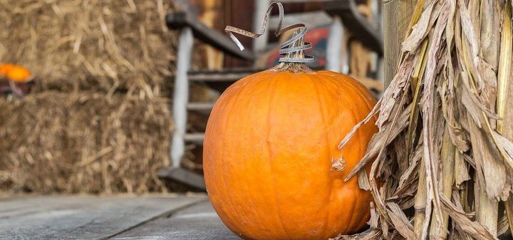 diy barn decorated for fall, outdoor living