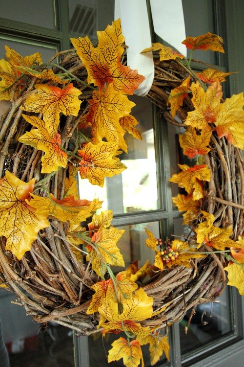 the 45 second fall leaf wreath , crafts, home decor, repurposing upcycling, seasonal holiday decor, wreaths