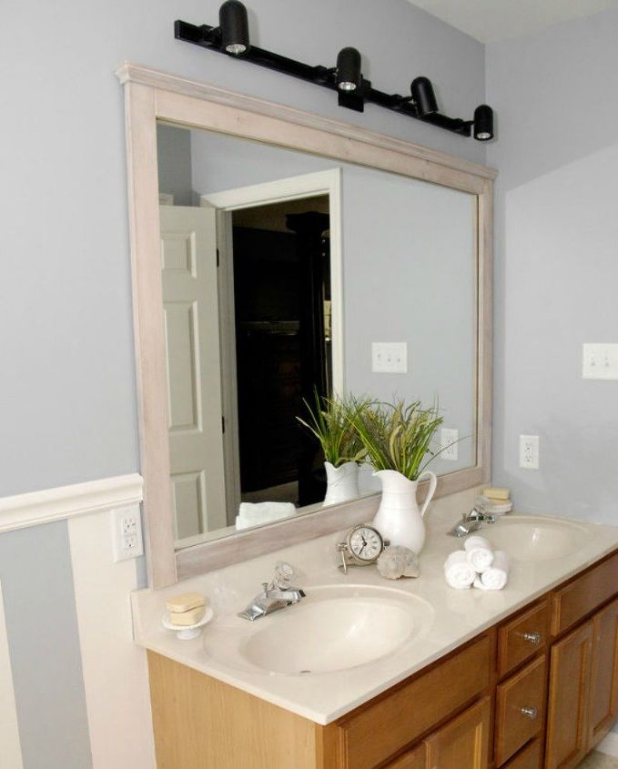 10 stunning ways to transform your bathroom mirror without removing it, Glue on molding for a decorative frame