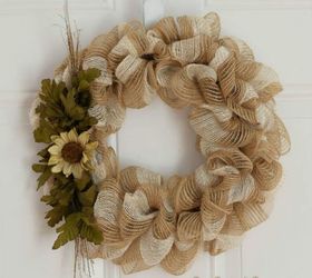s pinch mesh into shapes for these beautiful holiday d cor ideas, home decor, A fall wreath that looks like a burlap