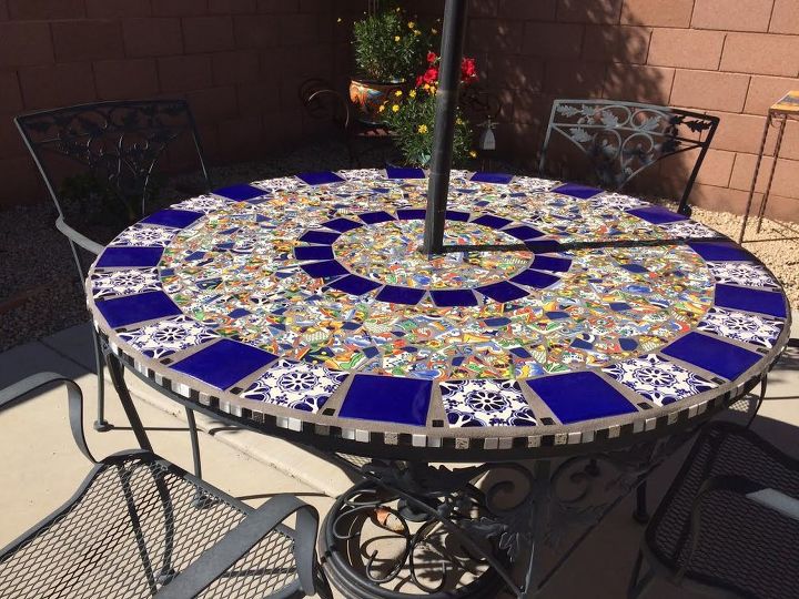 mesa de patio de mosaico