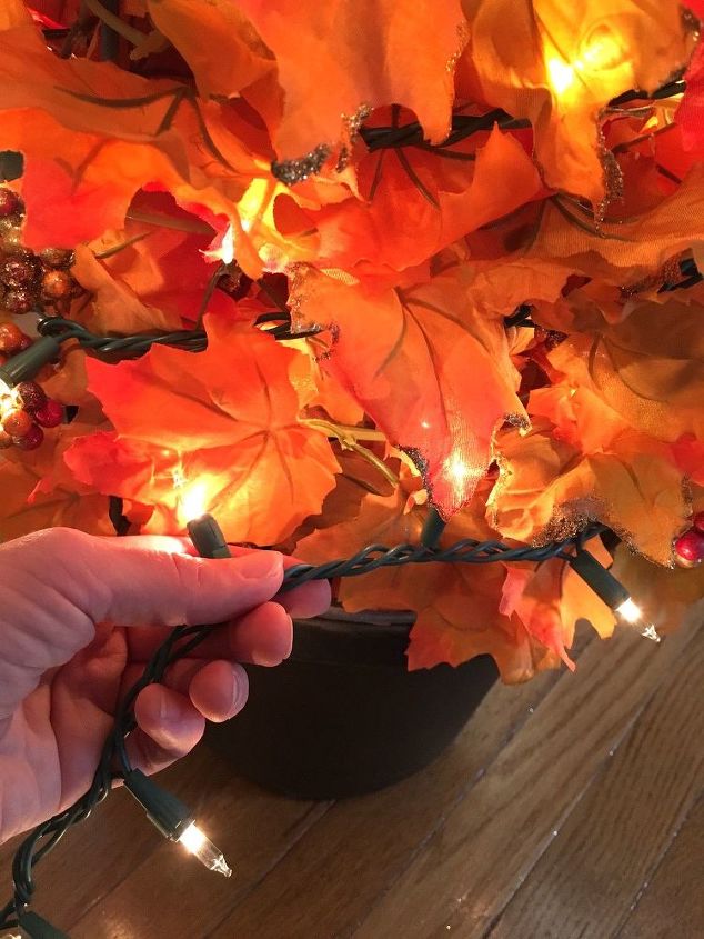 Twinkling Fall Topiary With Lights in Just 30 Minutes! 7 easy quick diy fall topiary