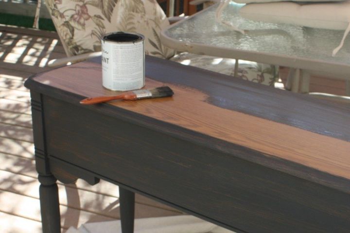 la mesa adquiere un nuevo y espectacular aspecto con la pintura