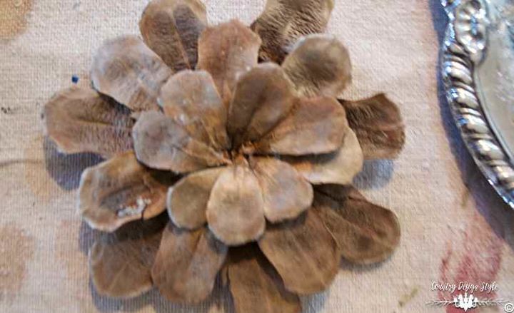 flor de cono de pino de bricolaje