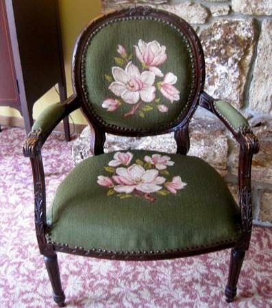 silla de salon restaurada con estilo frances