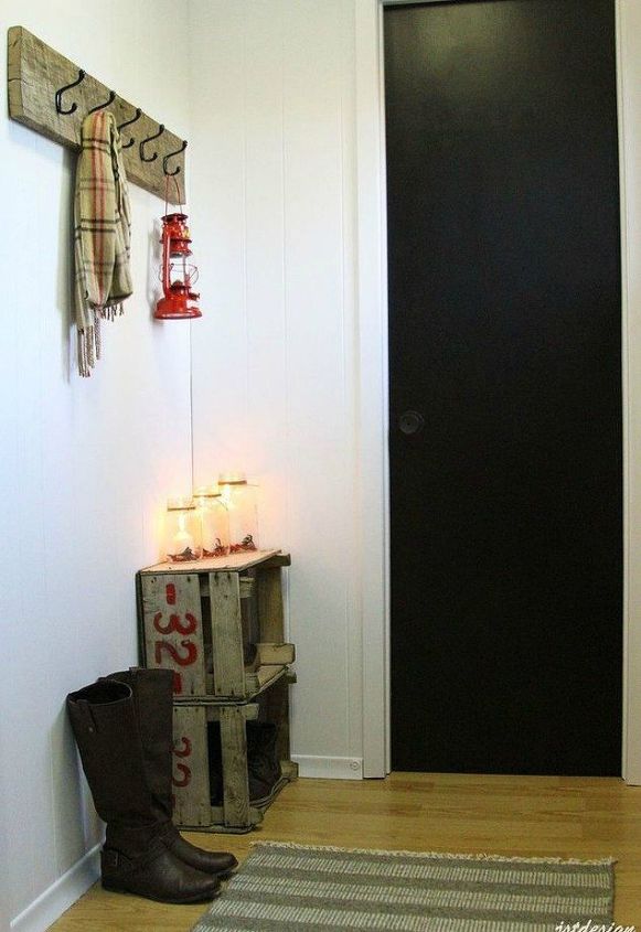 s if your hallway is dark here is what you re missing, foyer, Add a few trinkets to spruce it up