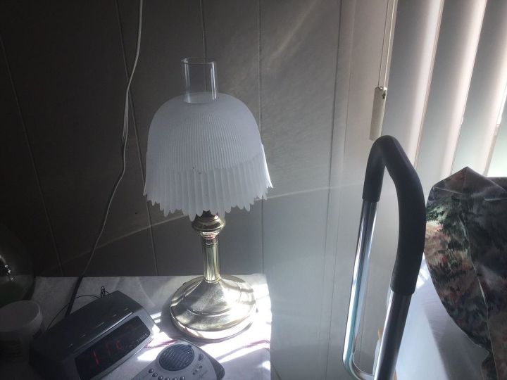 q help with lamp and shade , lighting